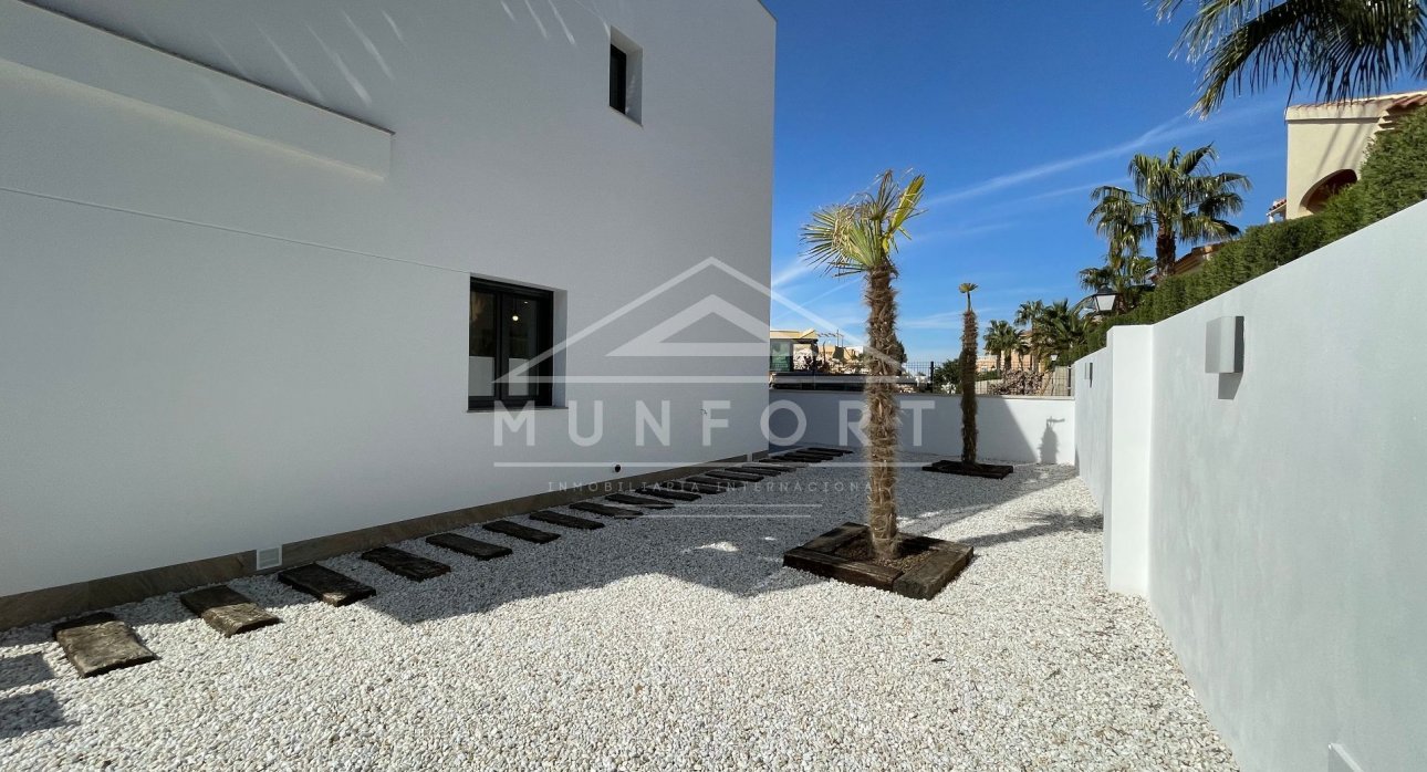 Resale - Villas -
Torrevieja - La Torreta