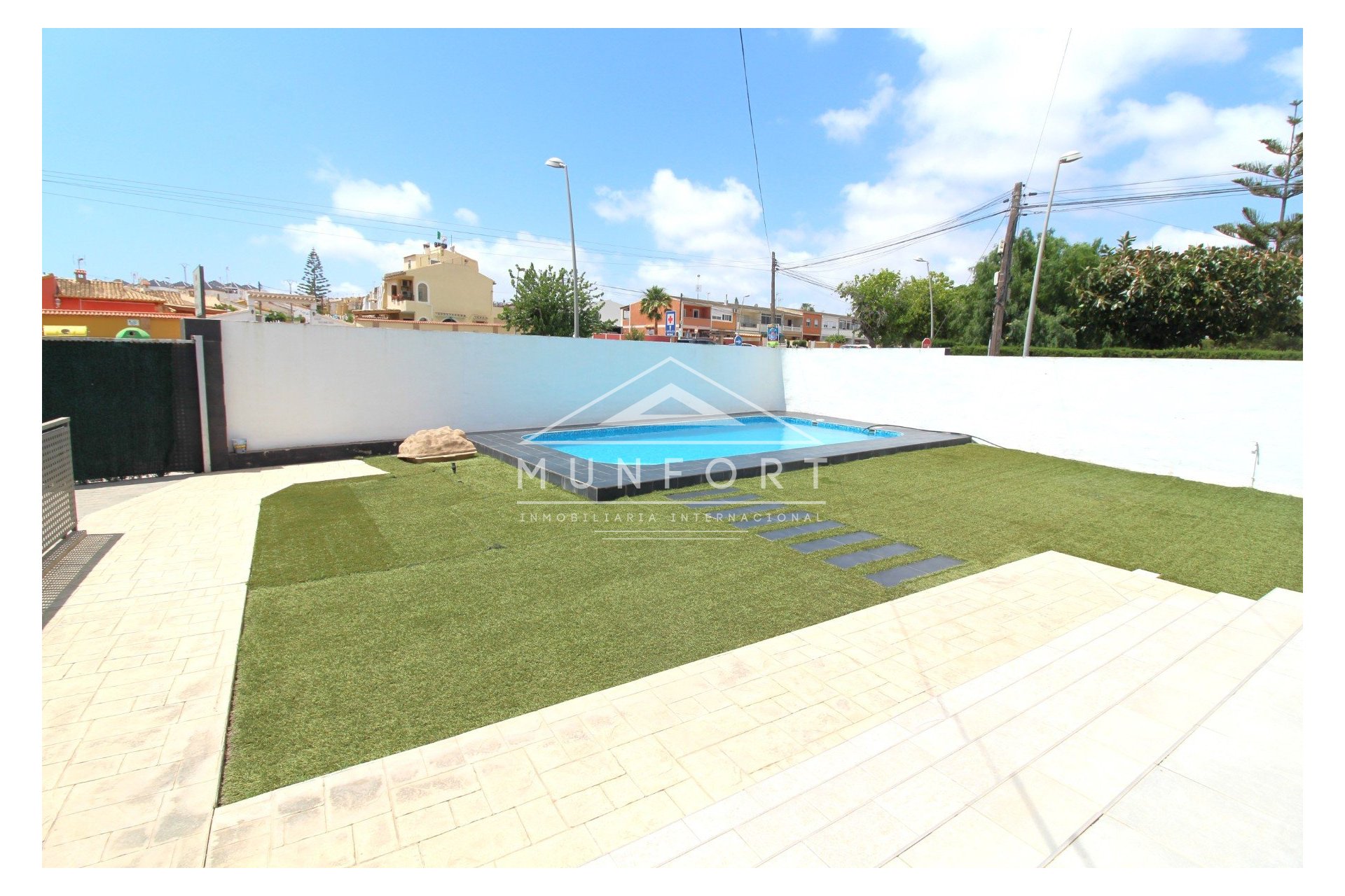 Resale - Villas -
Torrevieja - Los Balcones - Torrevieja