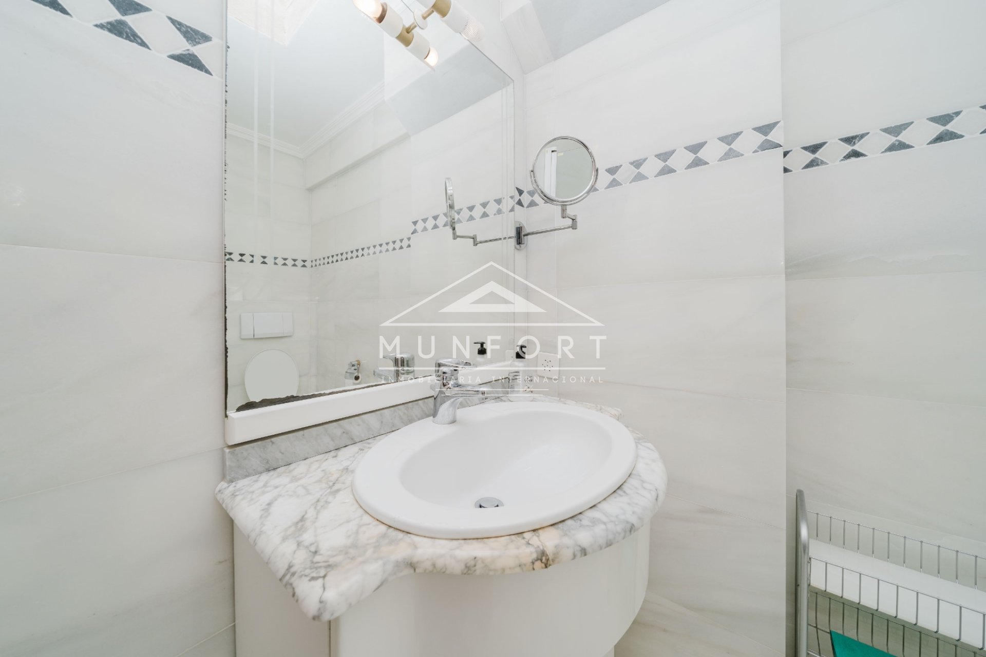 Revente - Bâtiment -
Cartagena - La Manga