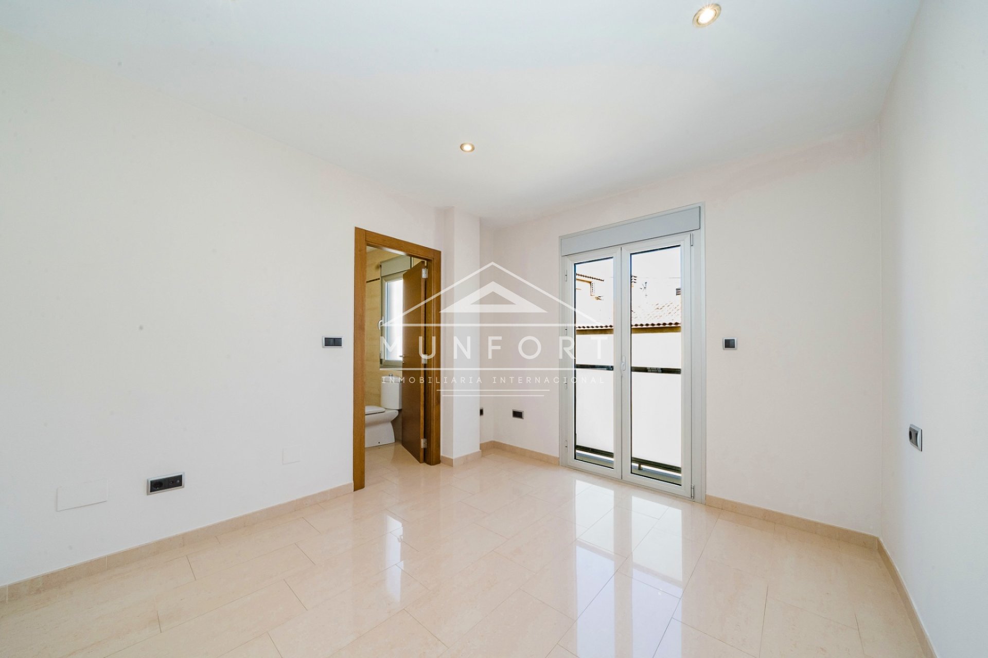 Revente - Bâtiment -
Pilar de la Horadada