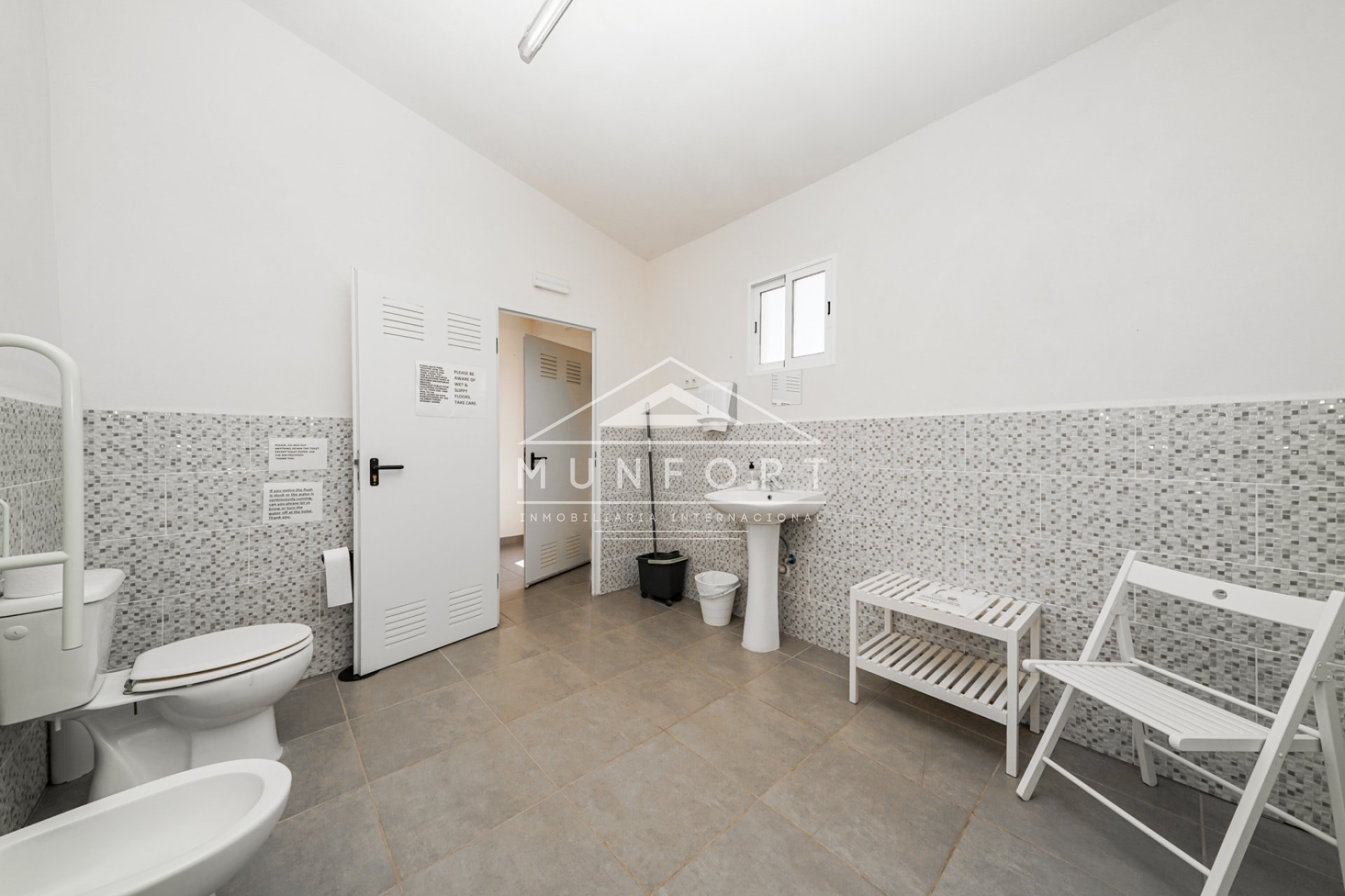 Revente - Locaux commerciaux -
Murcia - GEA Y TRUYOLS