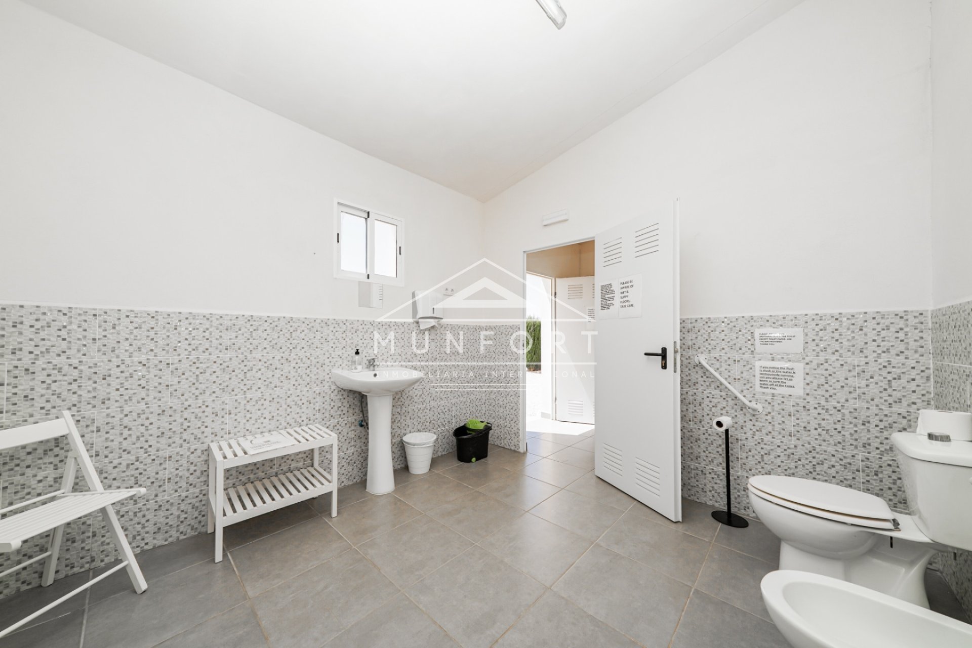 Revente - Locaux commerciaux -
Murcia - GEA Y TRUYOLS