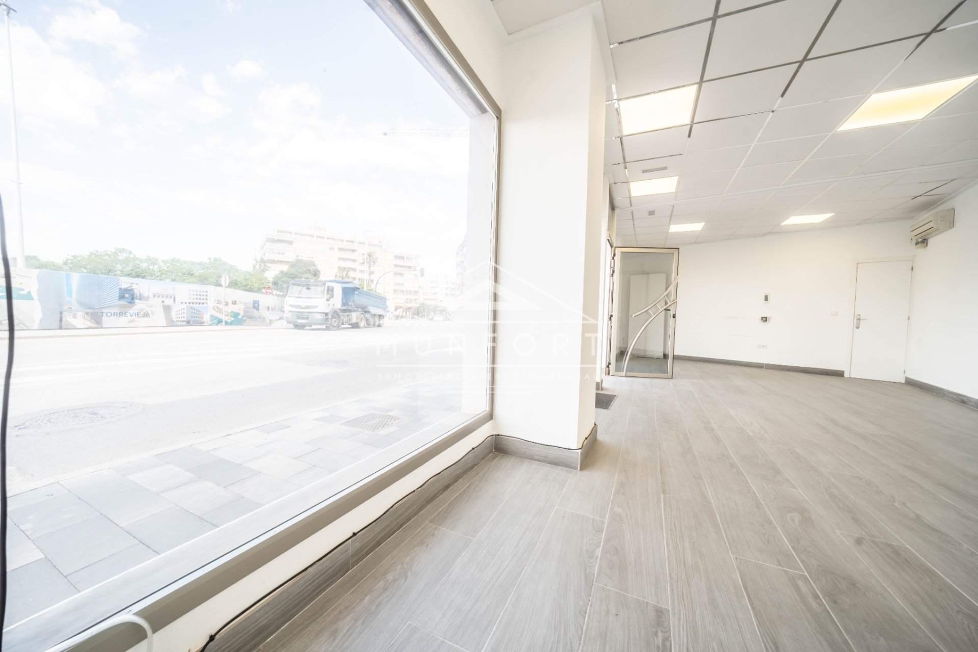 Revente - Locaux commerciaux -
Torrevieja