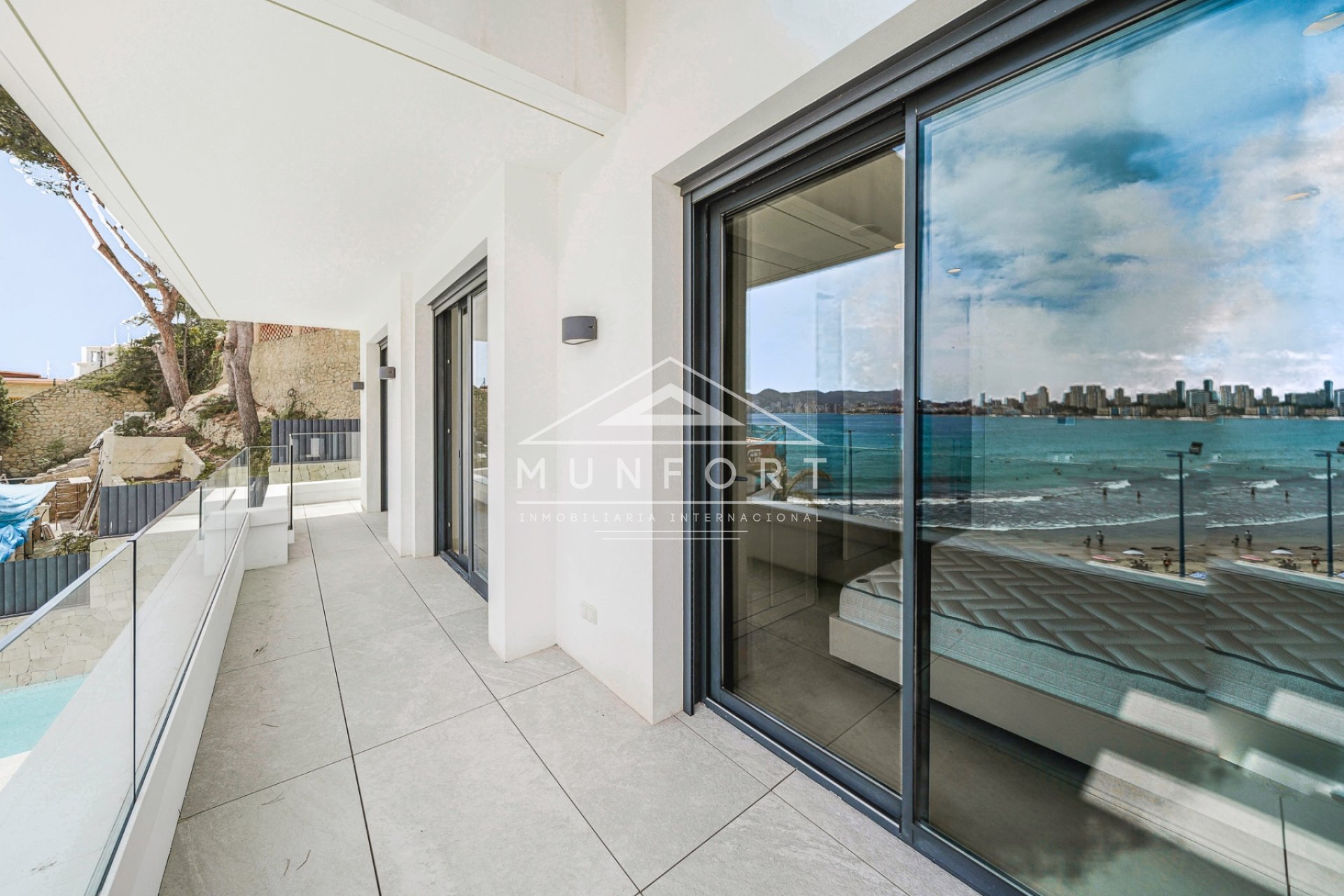 Revente - Maisons mitoyennes -
Benidorm