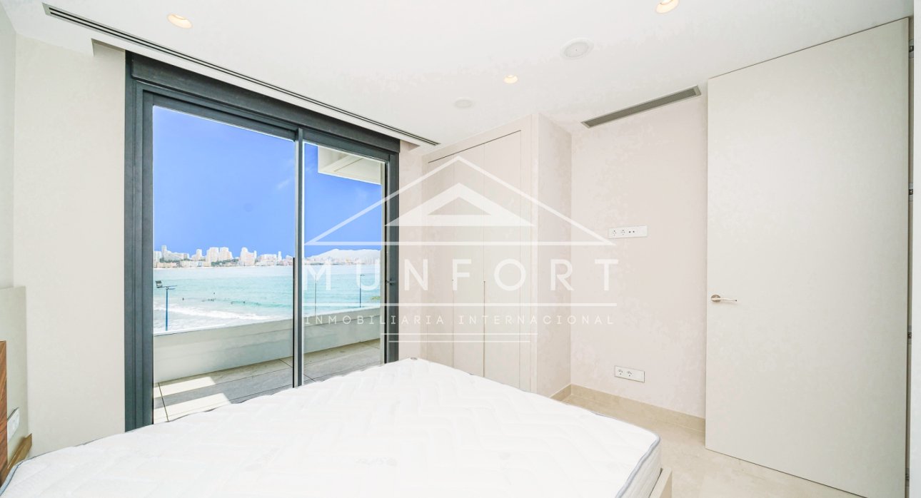 Revente - Maisons mitoyennes -
Benidorm