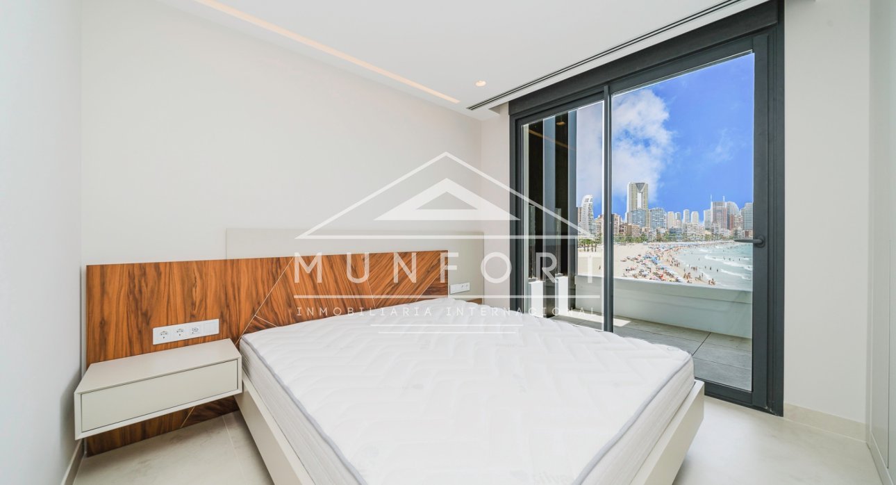 Revente - Maisons mitoyennes -
Benidorm