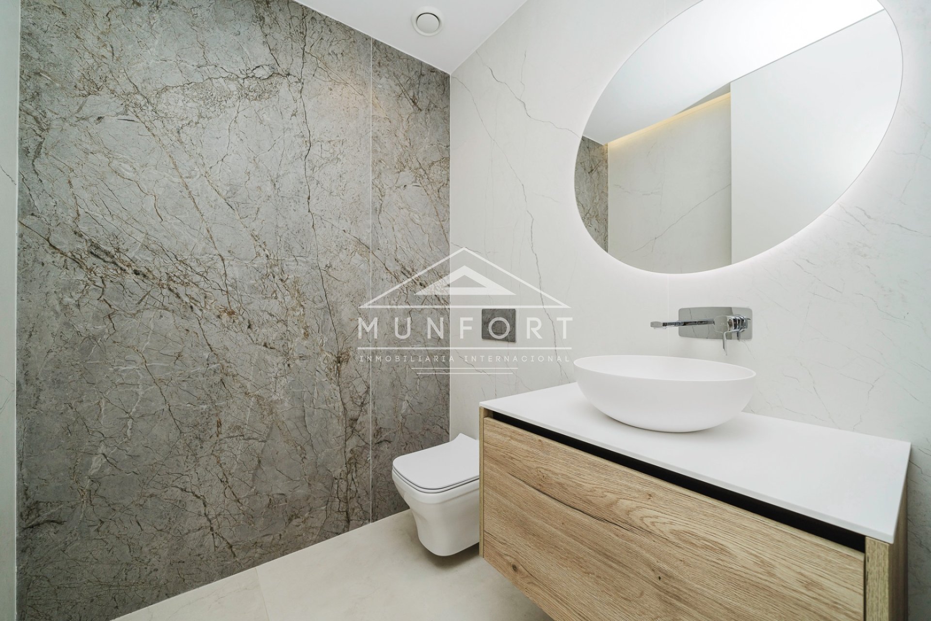 Revente - Maisons mitoyennes -
Benidorm