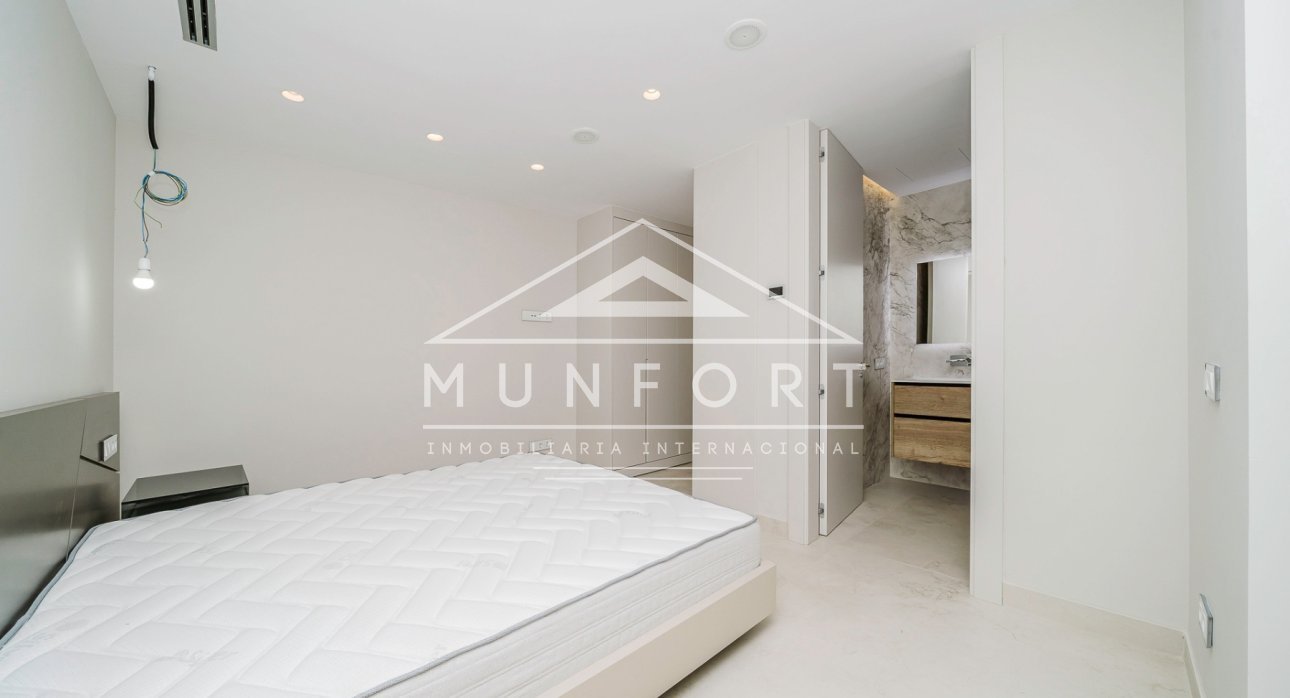 Revente - Maisons mitoyennes -
Benidorm