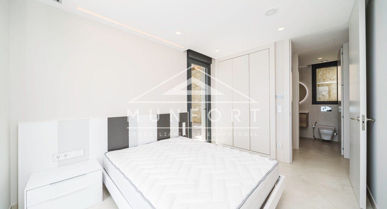 Revente - Maisons mitoyennes -
Benidorm