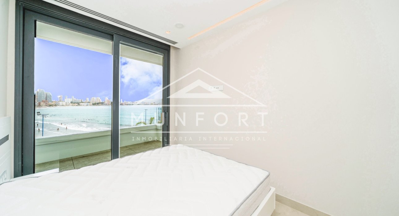 Revente - Maisons mitoyennes -
Benidorm