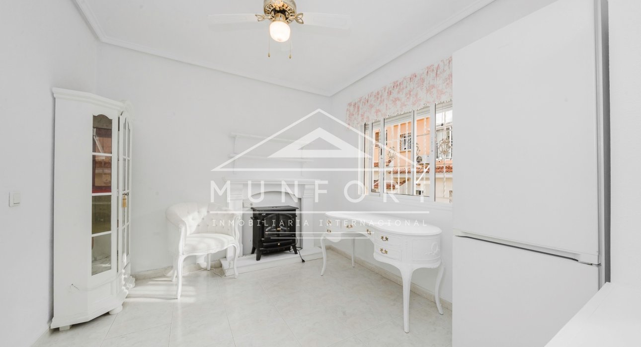 Revente - Maisons mitoyennes -
Benijófar