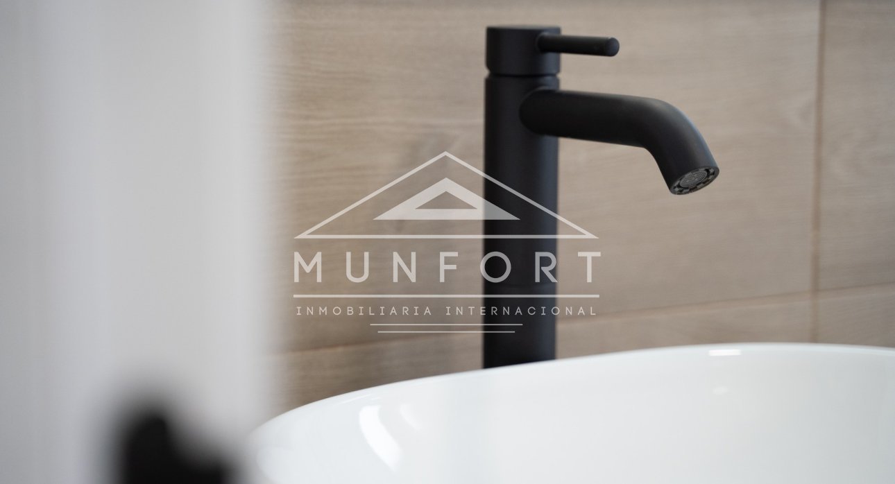 Revente - Maisons mitoyennes -
Orihuela