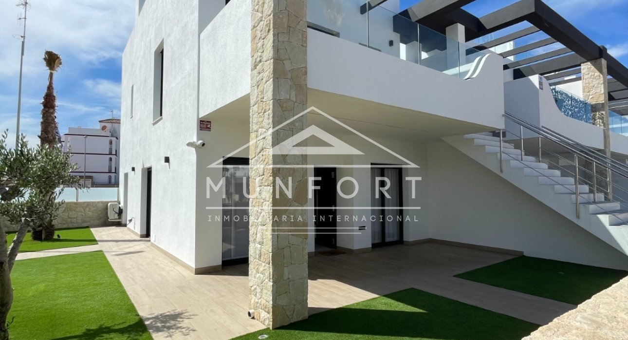 Revente - Maisons mitoyennes -
Orihuela