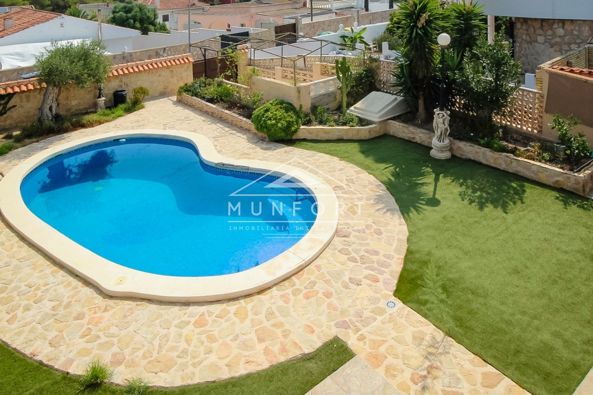 Revente - Maisons mitoyennes -
Torrevieja