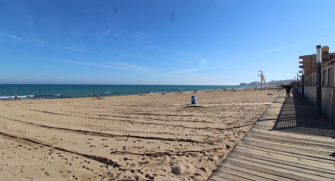 Revente - Maisons mitoyennes -
Torrevieja