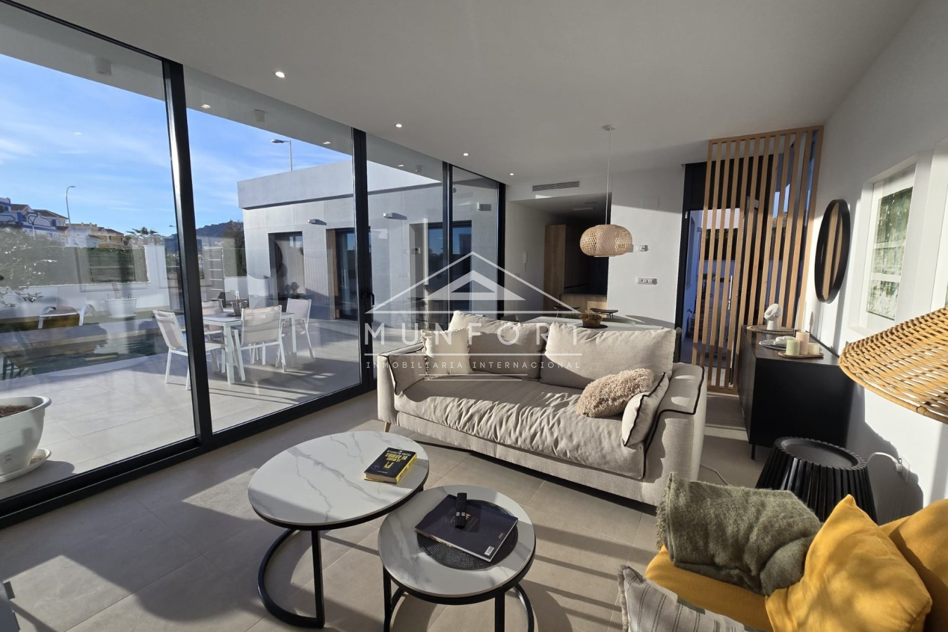 Revente - Villas -
Almeria