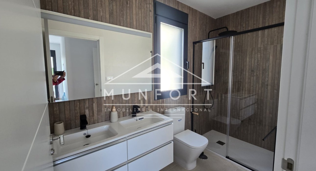 Revente - Villas -
Almeria