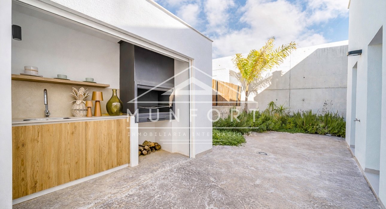 Revente - Villas -
Baños y mendigo - Baños y Mendigo