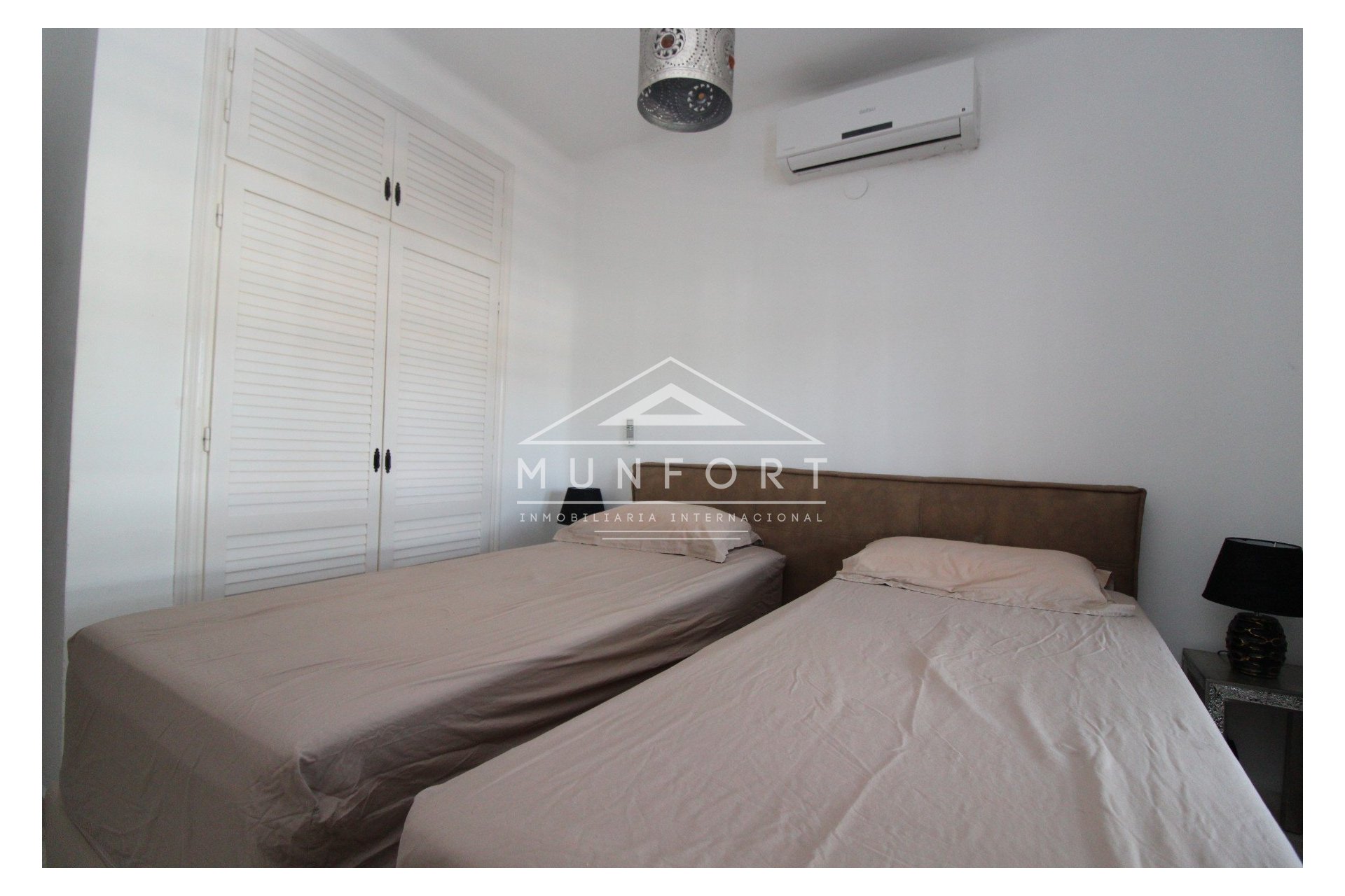 Revente - Villas de luxe -
Orihuela Costa - Villamartin