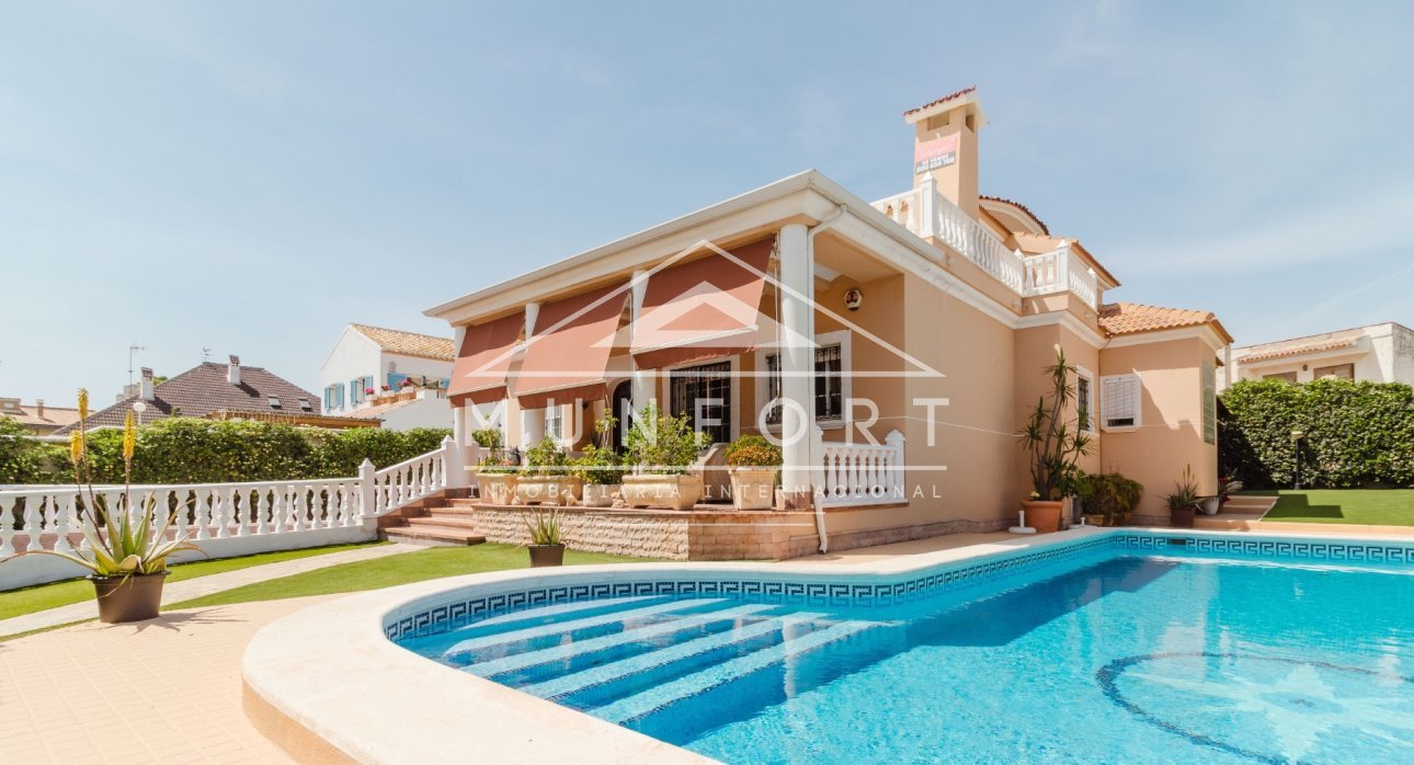 Revente - Villas de luxe -
Torrevieja - La Mata - Torrevieja