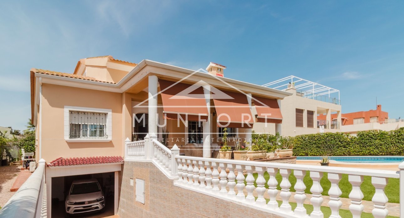Revente - Villas de luxe -
Torrevieja - La Mata - Torrevieja