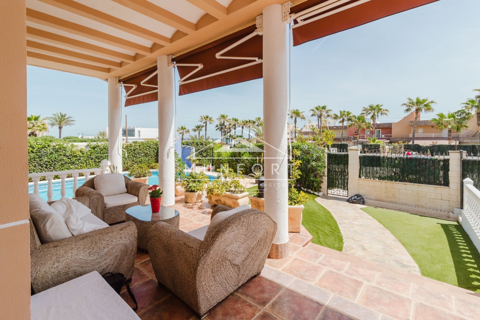 Revente - Villas de luxe -
Torrevieja - La Mata - Torrevieja