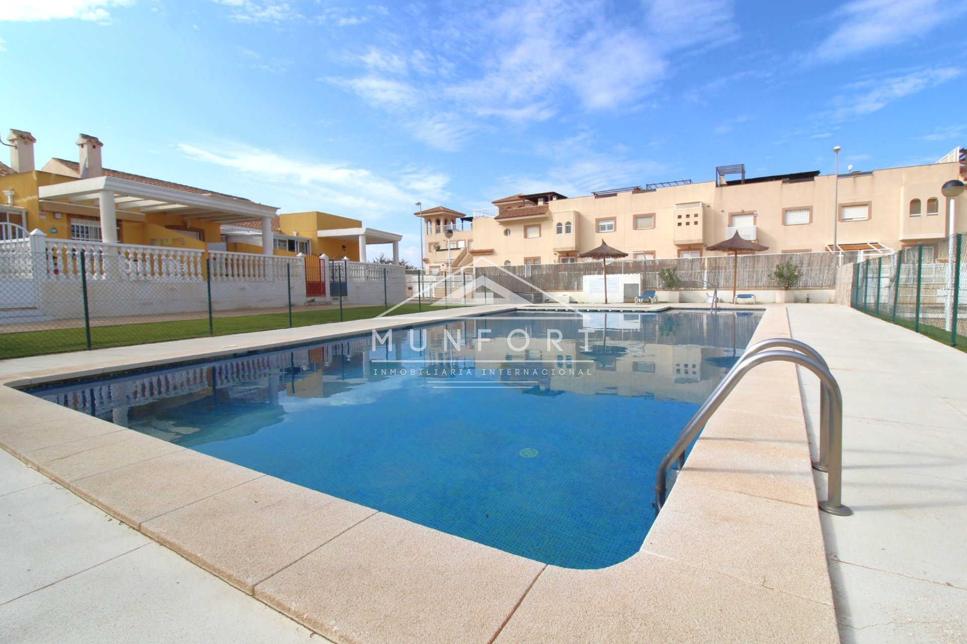 Revente - Villas -
Los Nietos