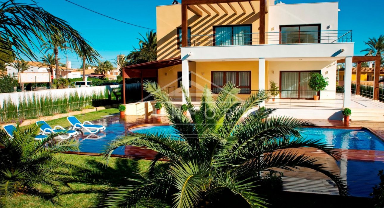 Revente - Villas -
Orihuela Costa - Cabo Roig