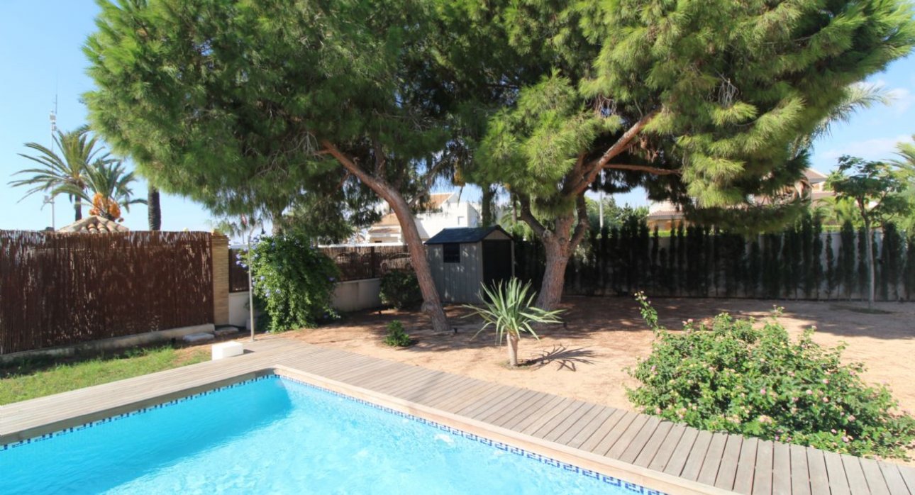 Revente - Villas -
Orihuela Costa - Cabo Roig