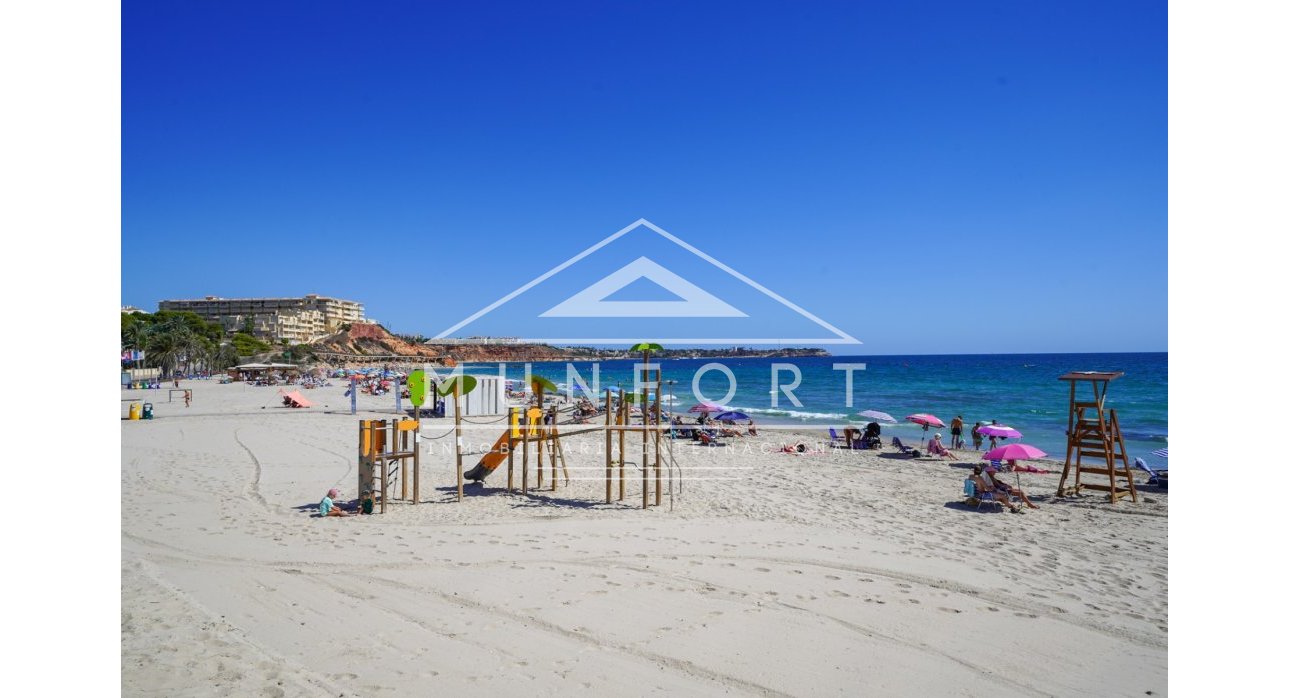 Revente - Villas -
Orihuela Costa - Dehesa de Campoamor