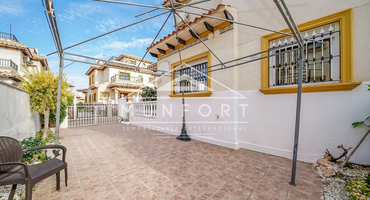 Revente - Villas -
Orihuela Costa - La Regia