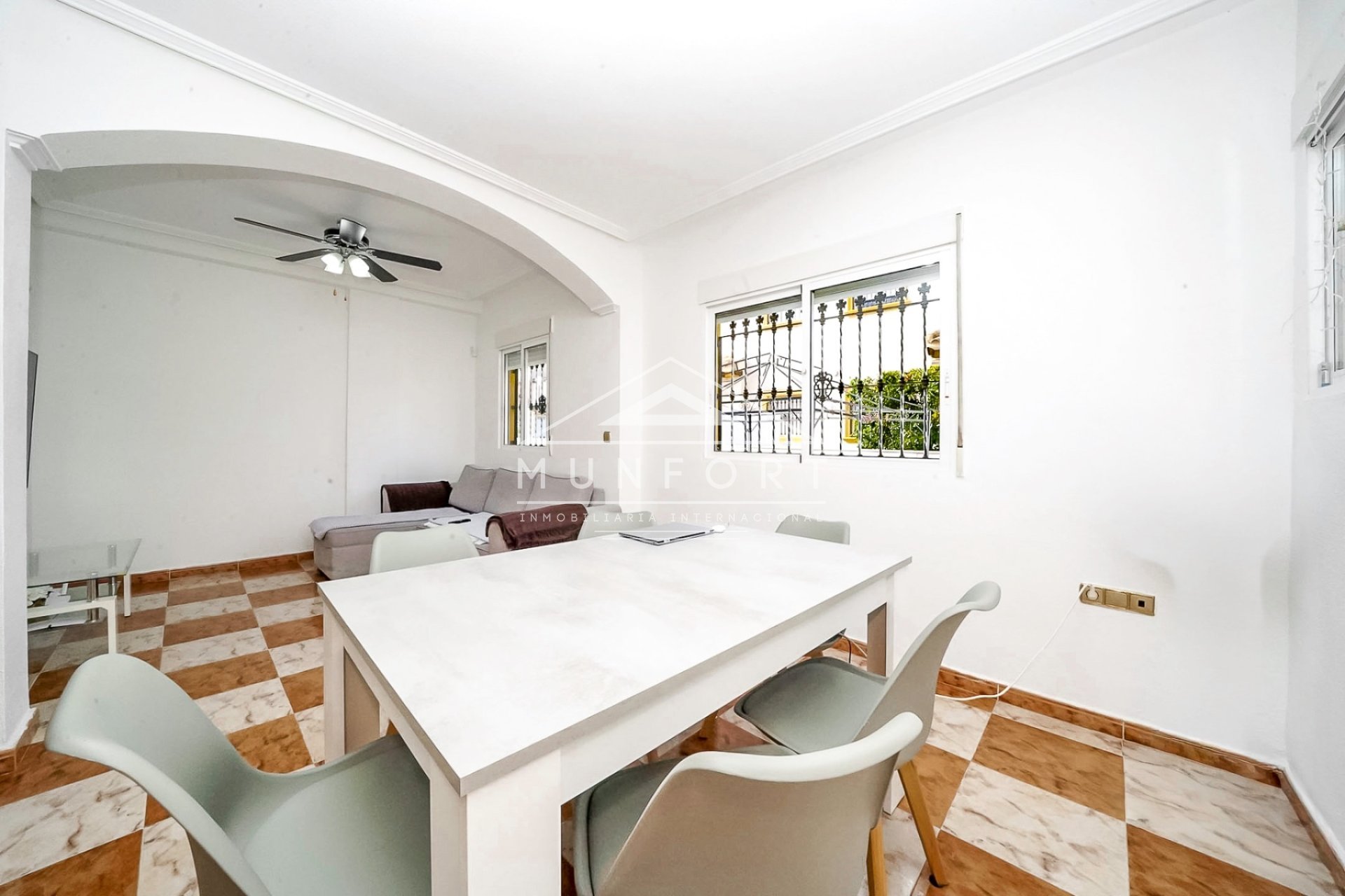 Revente - Villas -
Orihuela Costa - La Regia