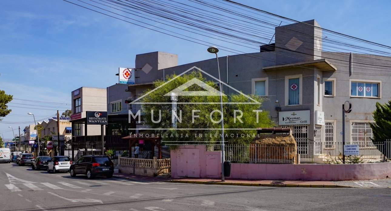 Revente - Villas -
Orihuela Costa - La Regia