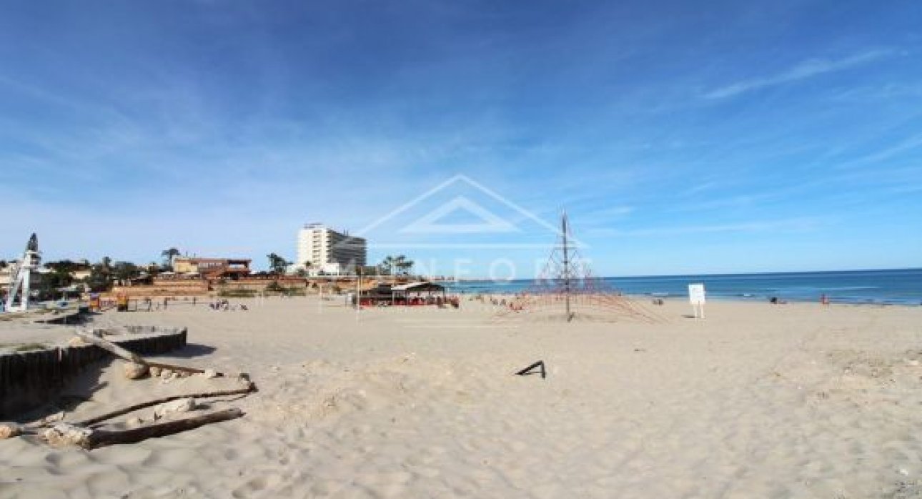 Revente - Villas -
Orihuela Costa - La Zenia