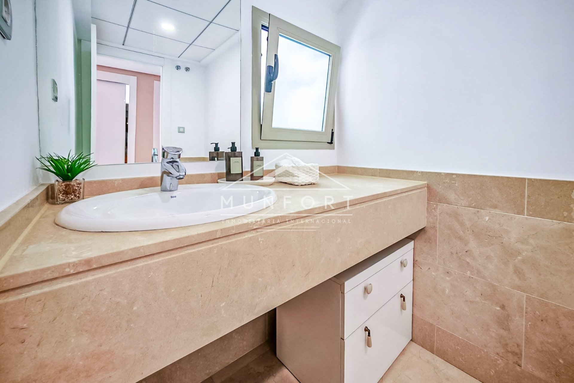 Revente - Villas -
Orihuela Costa - Las Colinas Golf