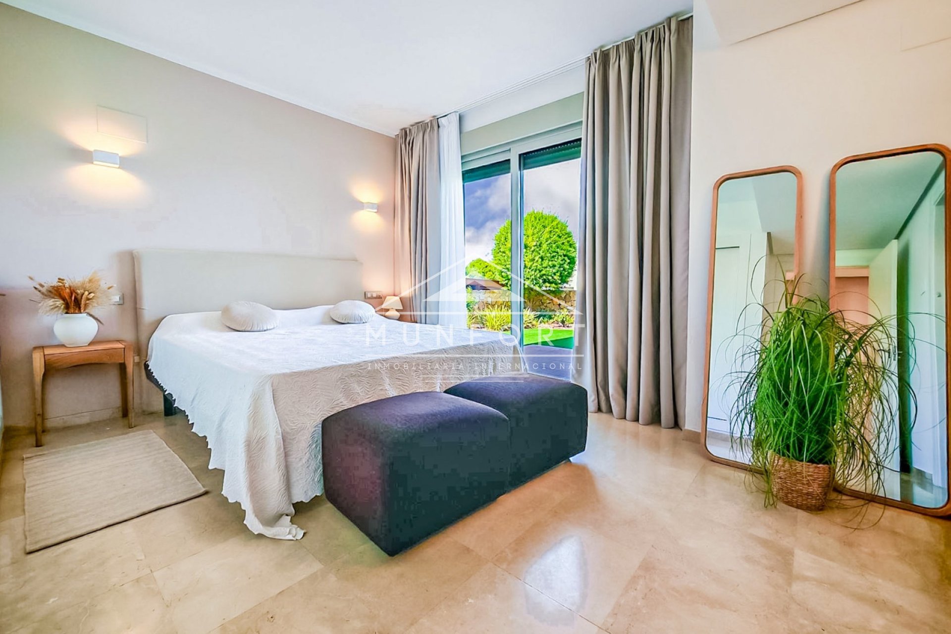 Revente - Villas -
Orihuela Costa - Las Colinas Golf