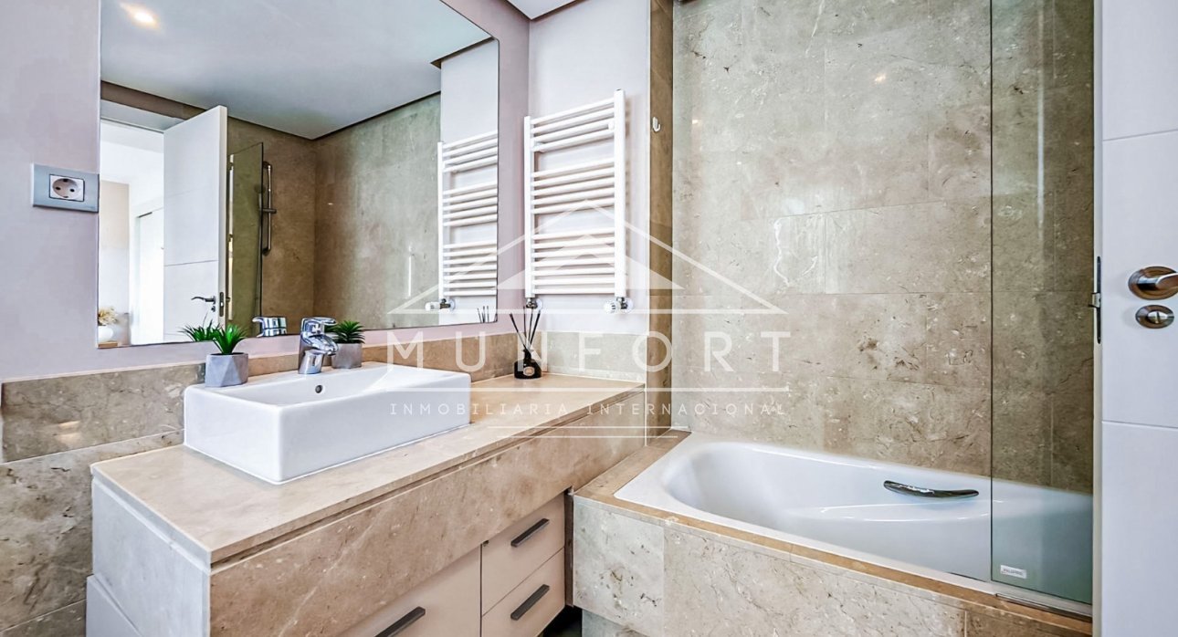 Revente - Villas -
Orihuela Costa - Las Colinas Golf