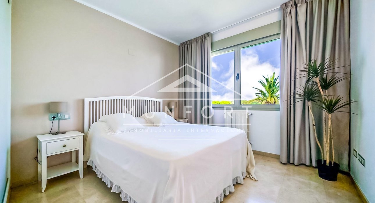 Revente - Villas -
Orihuela Costa - Las Colinas Golf