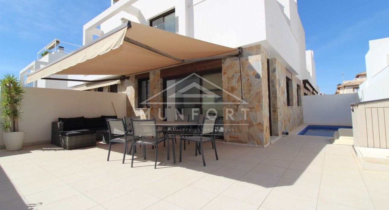 Revente - Villas -
Orihuela Costa - Lomas de Cabo Roig