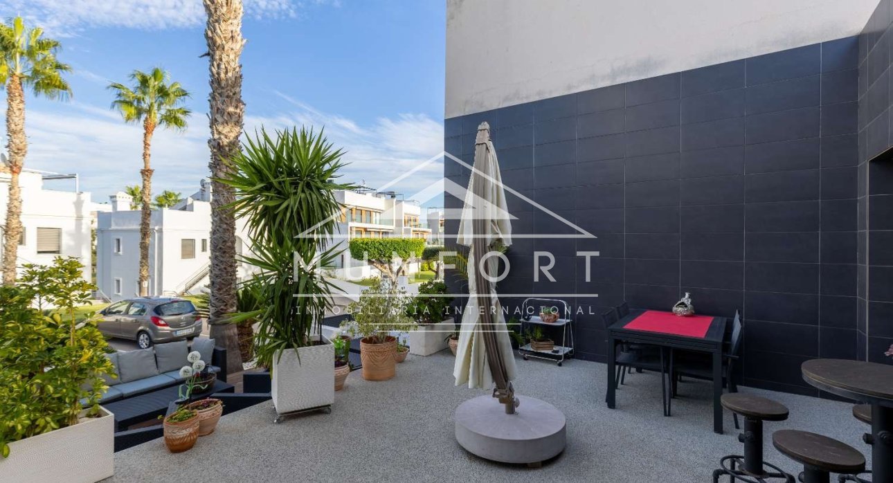 Revente - Villas -
Orihuela Costa - Los Altos de Villamartín