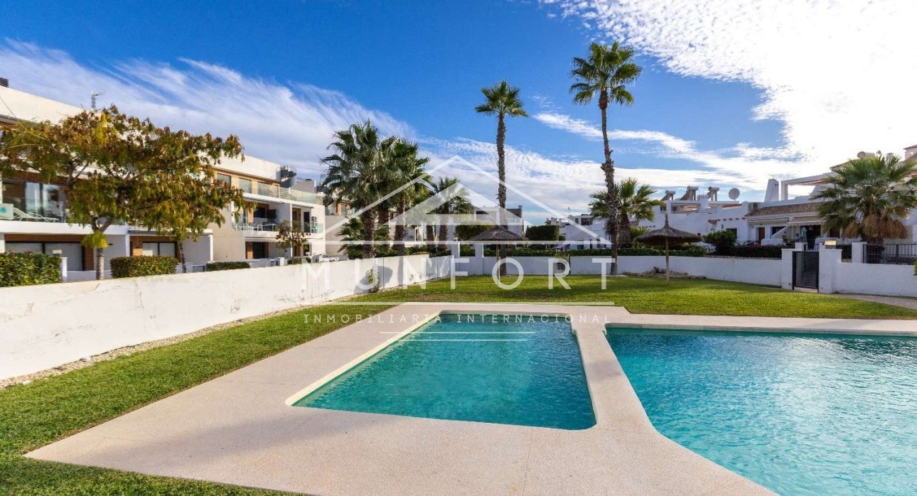 Revente - Villas -
Orihuela Costa - Los Altos de Villamartín