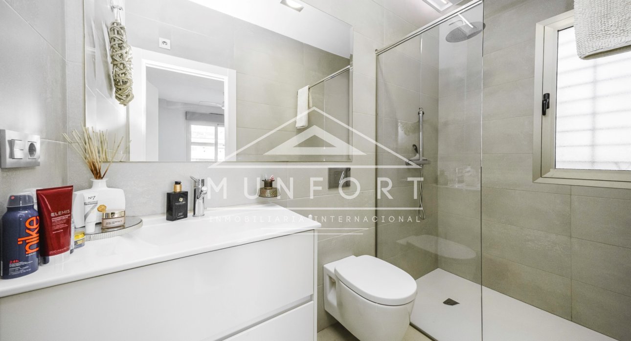 Revente - Villas -
Orihuela Costa - Villamartín