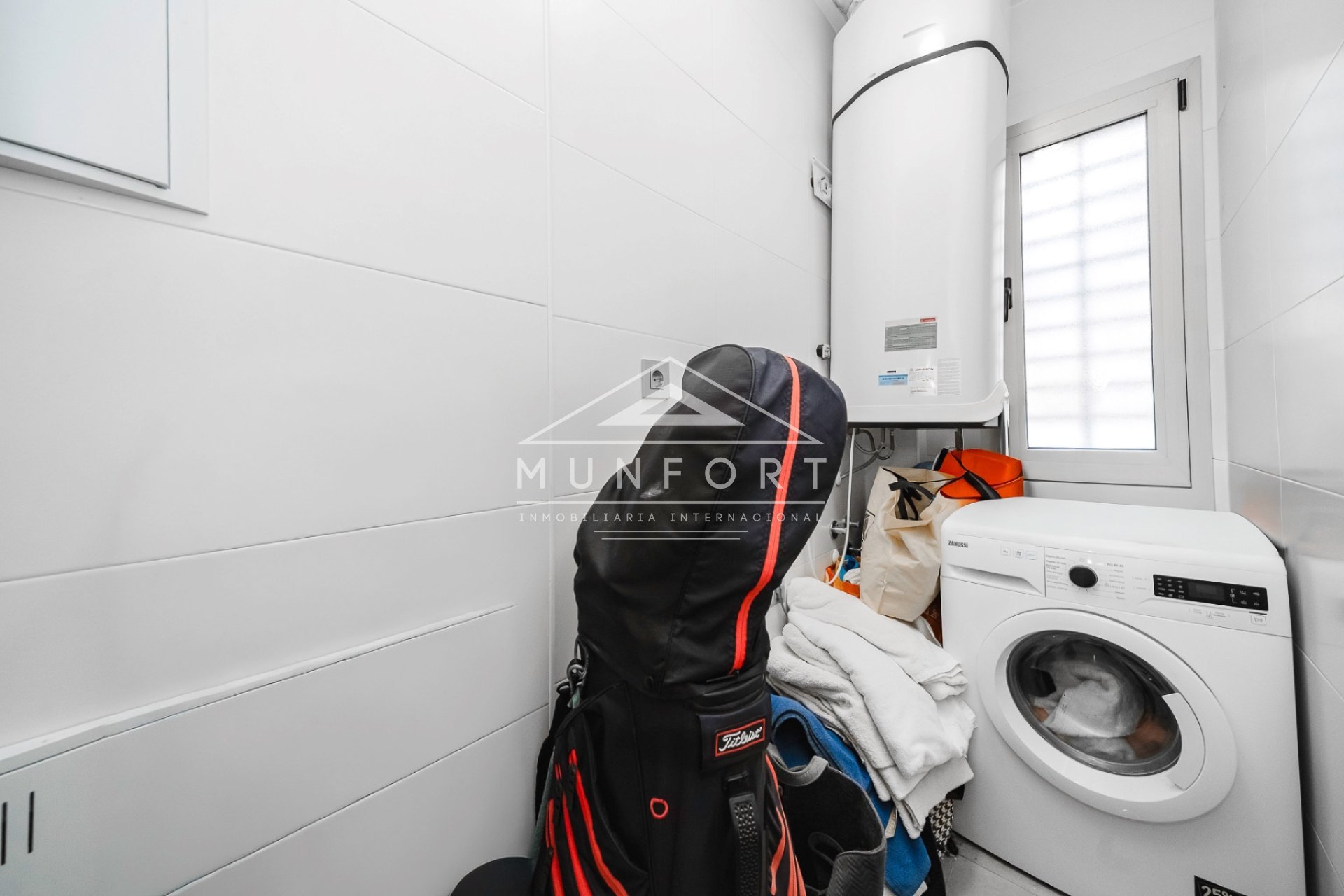 Revente - Villas -
Orihuela Costa - Villamartín