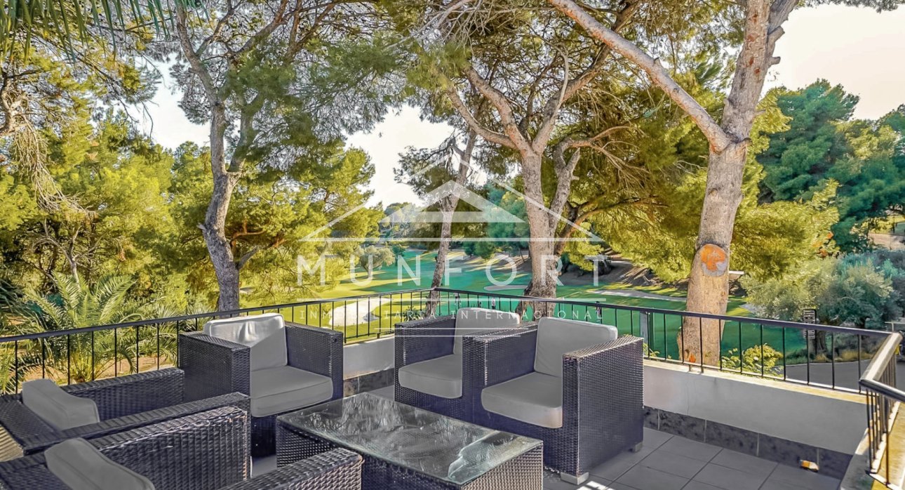 Revente - Villas -
Orihuela Costa - Villamartín