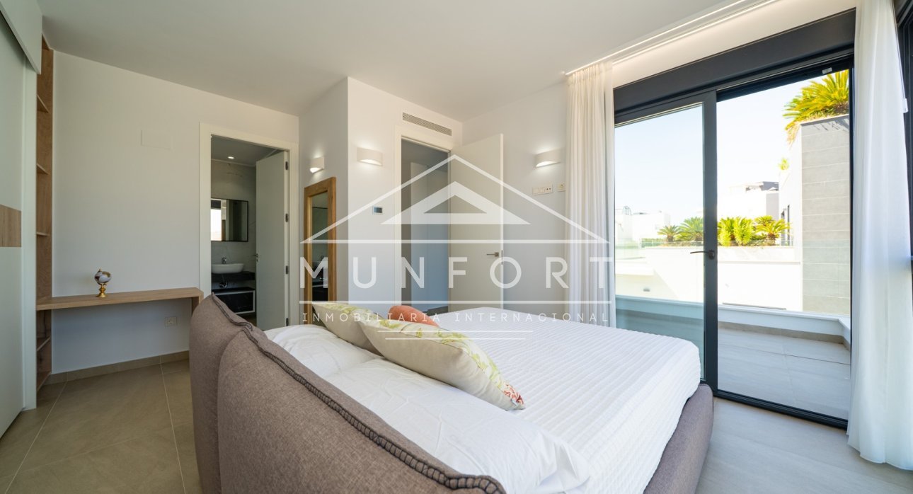 Revente - Villas -
Orihuela Costa