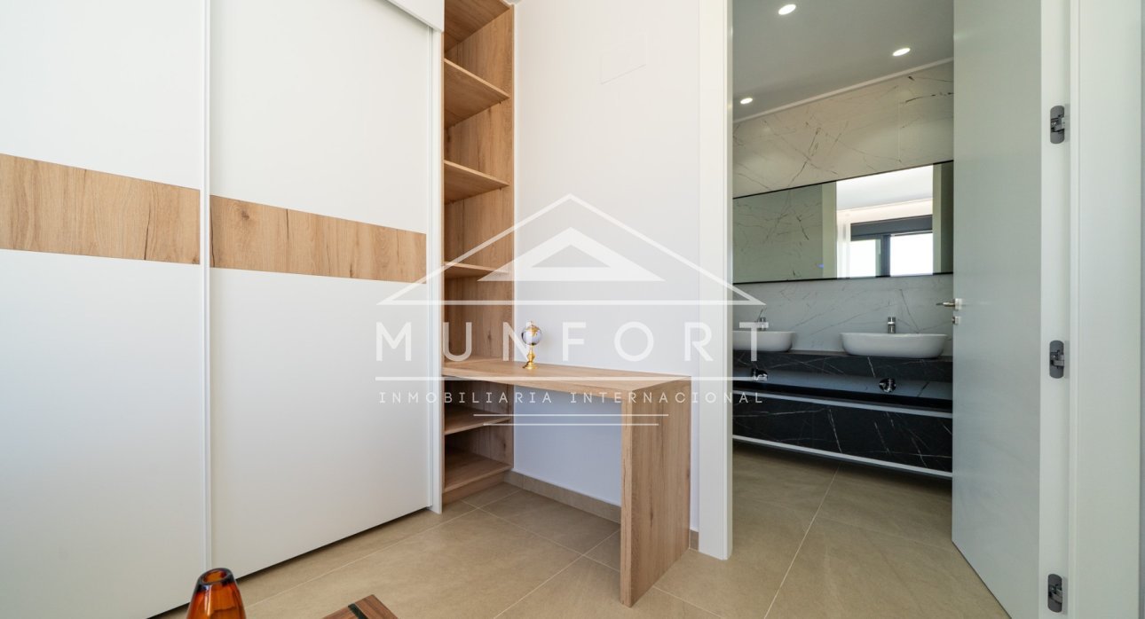 Revente - Villas -
Orihuela Costa