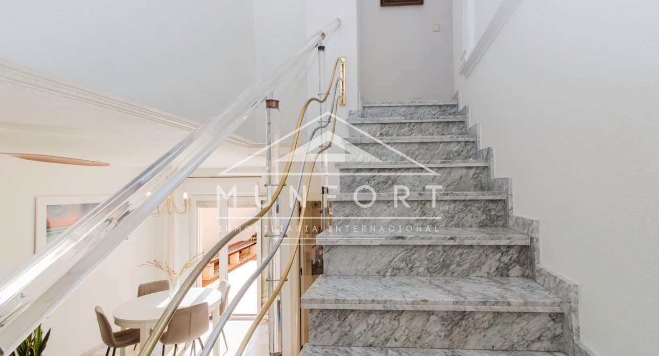 Revente - Villas -
Torrevieja - Aguas Nuevas - Torrevieja