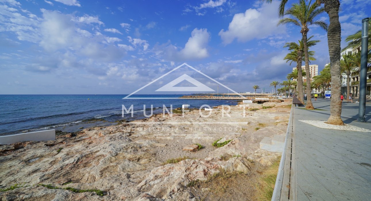 Revente - Villas -
Torrevieja - Aguas Nuevas - Torrevieja