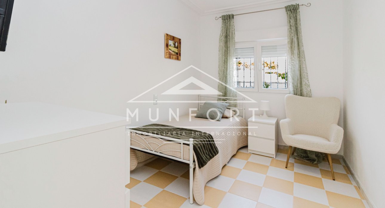 Revente - Villas -
Torrevieja - Aguas Nuevas - Torrevieja