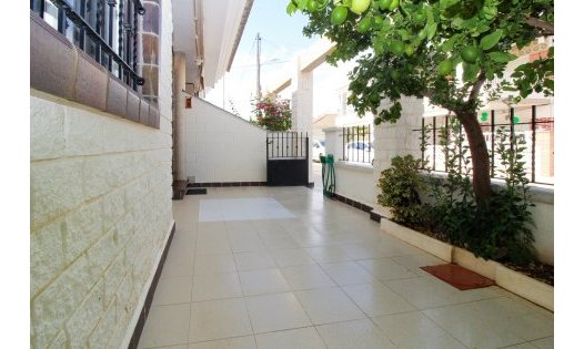 Rijtjeshuizen - Herverkoop -
            Pilar de la Horadada - MT546